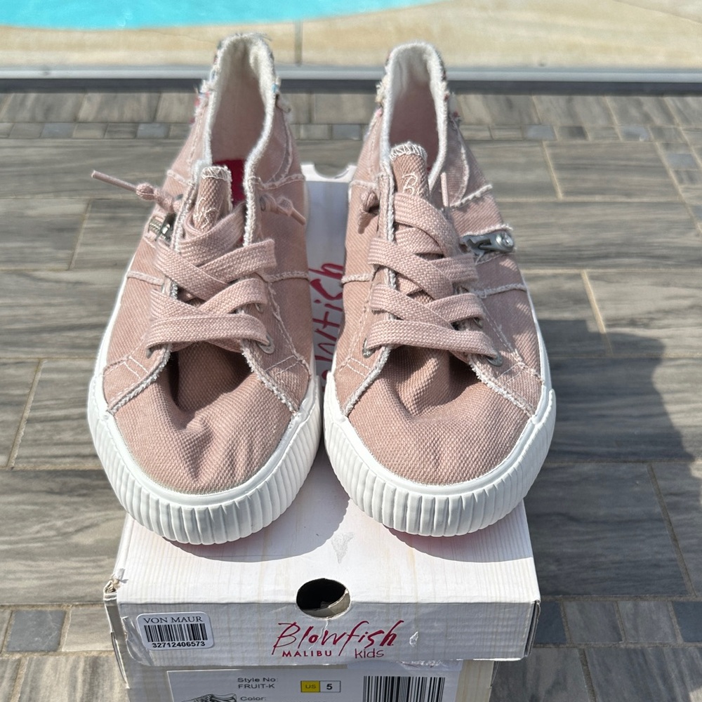 Blowfish Women's Blush Canvas Sneakers